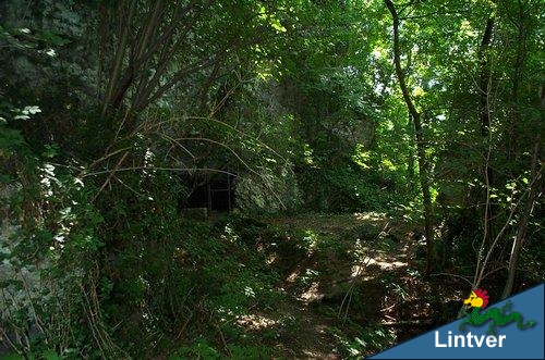 La grotta  sotto la riva sinistra del Natisone