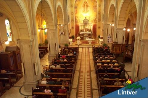 L'interno della bella chiesa