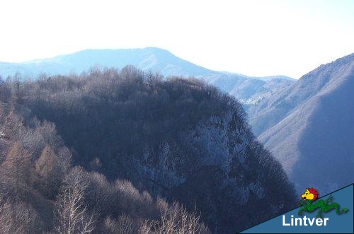 Rocce a strapiombo sul versante ovest del Matajur