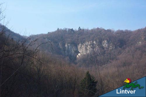 Grotta d'Antro dalla chiesetta