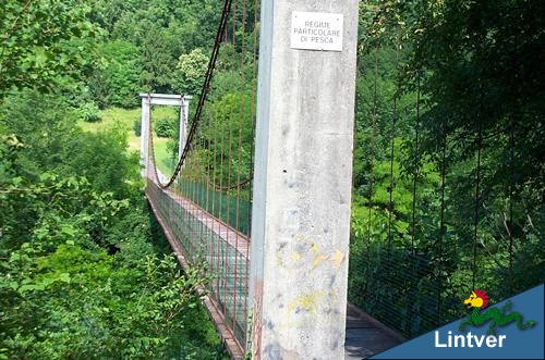 Ponte di legno verso Oculis