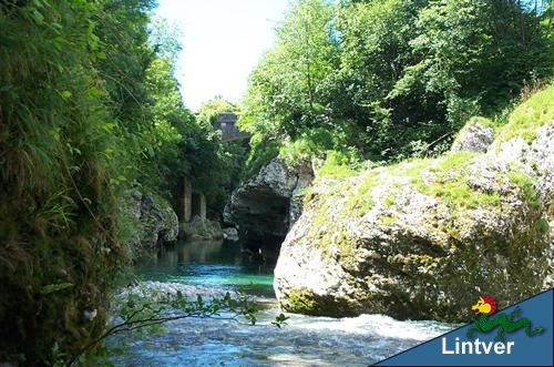 Ponte sulla forra del Natisone