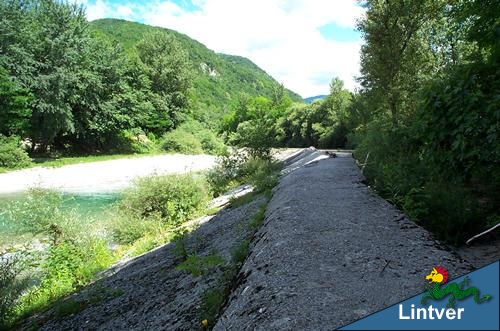 Ruderi dello sbarramento del molino