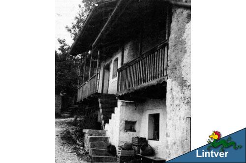 Clastra (S. Leonardo) - Casa a ballatoio